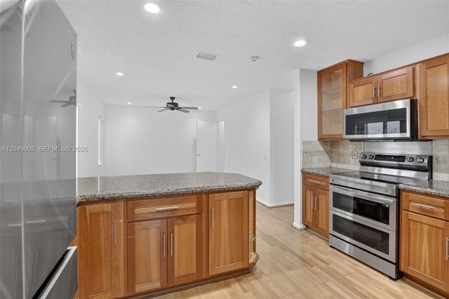 1485 Seabay Rd, Weston, FL 33326