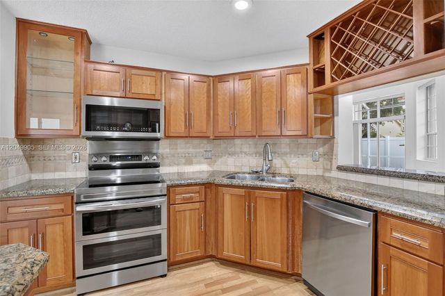 1485 Seabay Rd, Weston, FL 33326