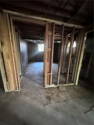 4245 Utoy SW Court, Atlanta, GA 30331