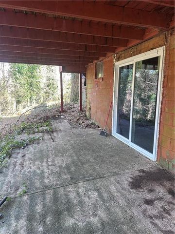 4245 Utoy SW Court, Atlanta, GA 30331