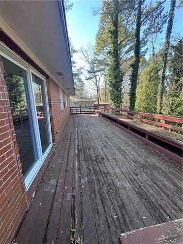 4245 Utoy SW Court, Atlanta, GA 30331