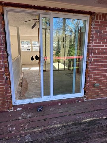 4245 Utoy SW Court, Atlanta, GA 30331