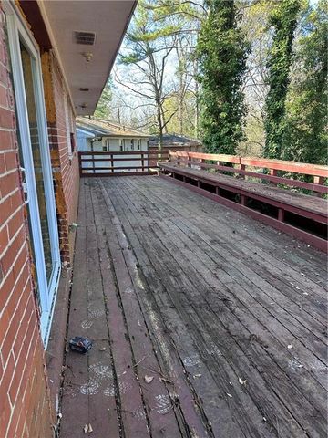 4245 Utoy SW Court, Atlanta, GA 30331