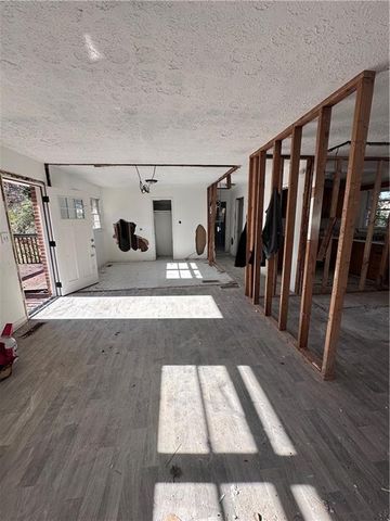 4245 Utoy SW Court, Atlanta, GA 30331