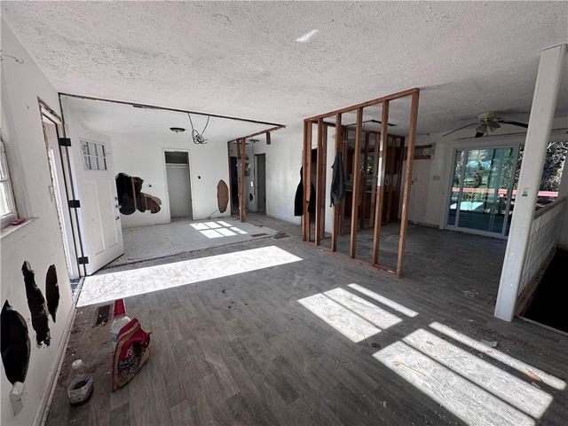 4245 Utoy SW Court, Atlanta, GA 30331