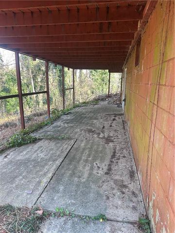 4245 Utoy SW Court, Atlanta, GA 30331