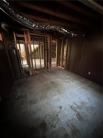 4245 Utoy SW Court, Atlanta, GA 30331