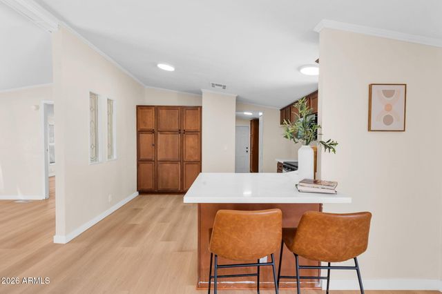 322 E WAGONER Road, Phoenix, AZ 85022