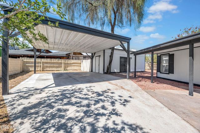 322 E WAGONER Road, Phoenix, AZ 85022
