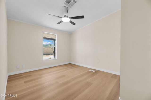 322 E WAGONER Road, Phoenix, AZ 85022
