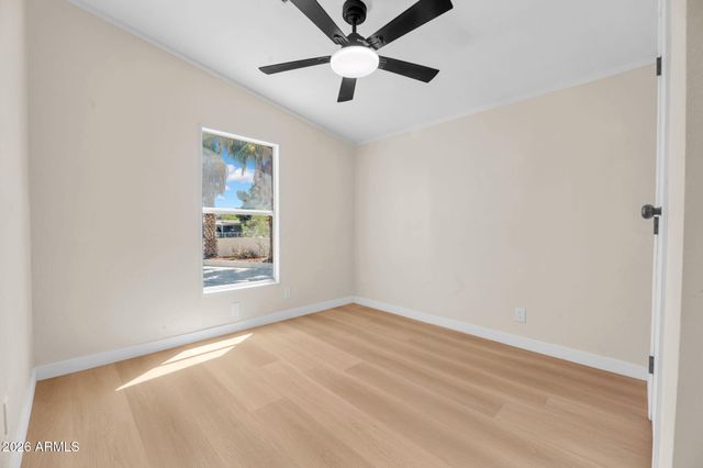 322 E WAGONER Road, Phoenix, AZ 85022