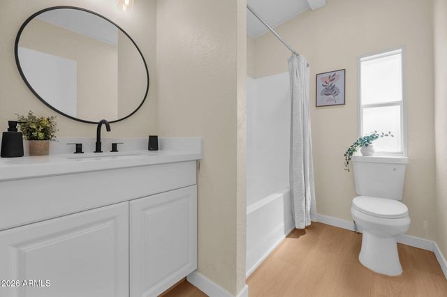 322 E WAGONER Road, Phoenix, AZ 85022