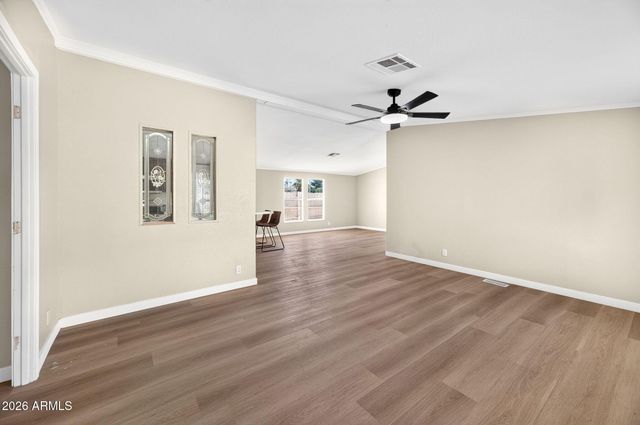 322 E WAGONER Road, Phoenix, AZ 85022