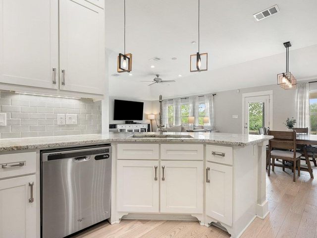 608 Ranier LN, Round Rock, TX 78665