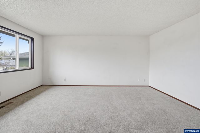 4864 Towhee Ct S, Salem, OR 97302