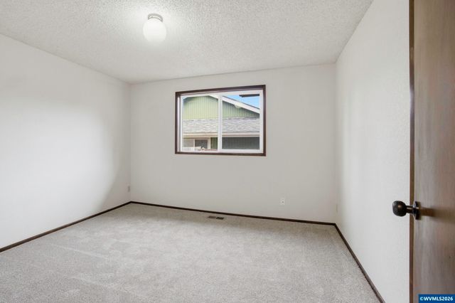 4864 Towhee Ct S, Salem, OR 97302