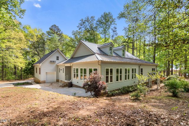 104 Greenside Lane, Sanford, NC 27332