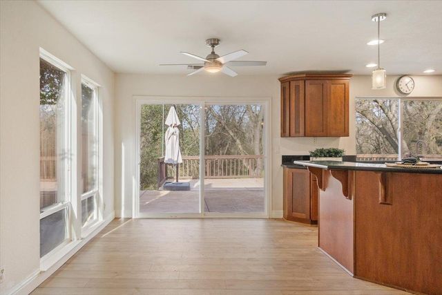 2106 Van Ness Dr, Roseville, CA 95661