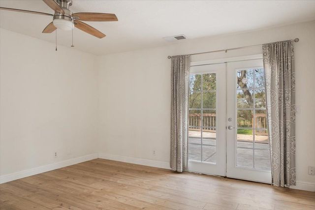 2106 Van Ness Dr, Roseville, CA 95661