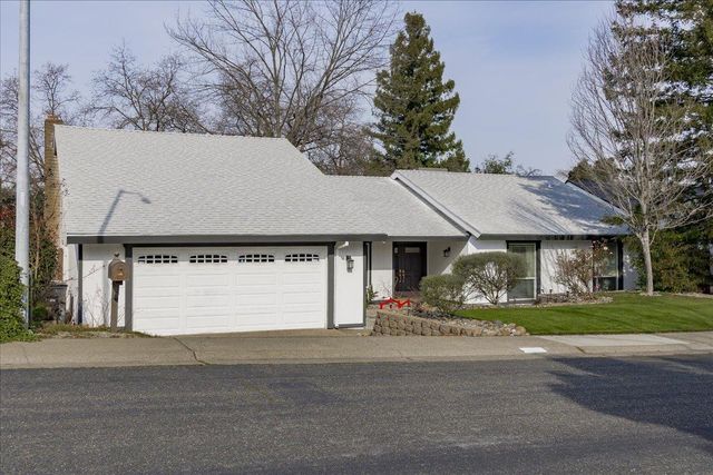 2106 Van Ness Dr, Roseville, CA 95661