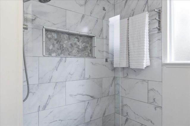 2106 Van Ness Dr, Roseville, CA 95661