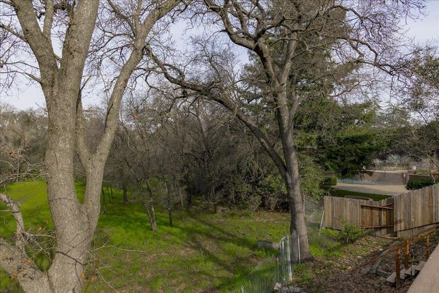 2106 Van Ness Dr, Roseville, CA 95661