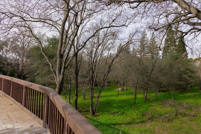 2106 Van Ness Dr, Roseville, CA 95661