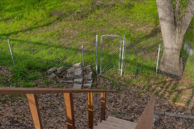 2106 Van Ness Dr, Roseville, CA 95661