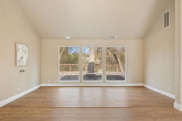 2106 Van Ness Dr, Roseville, CA 95661