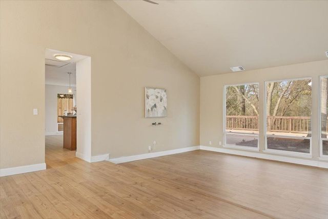 2106 Van Ness Dr, Roseville, CA 95661