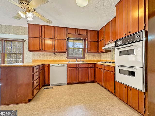 145 Cedar Circle, Fayetteville, GA 30214