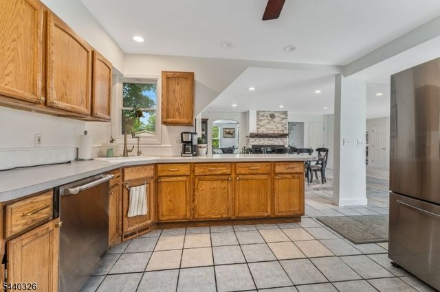 105 Main St, Lebanon Boro, NJ 08833