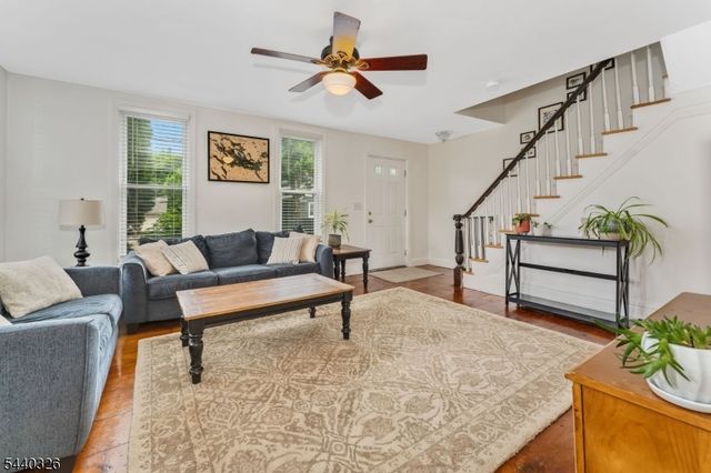 105 Main St, Lebanon Boro, NJ 08833