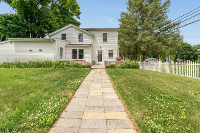105 Main St, Lebanon Boro, NJ 08833