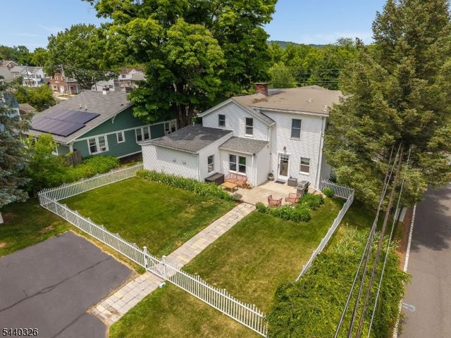 105 Main St, Lebanon Boro, NJ 08833