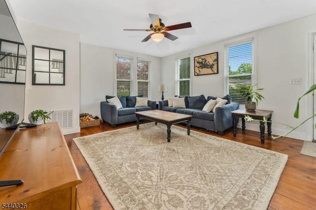 105 Main St, Lebanon Boro, NJ 08833