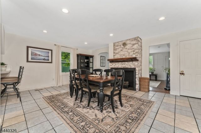 105 Main St, Lebanon Boro, NJ 08833