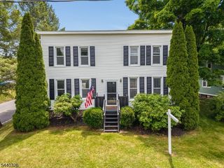 105 Main St, Lebanon Boro, NJ 08833