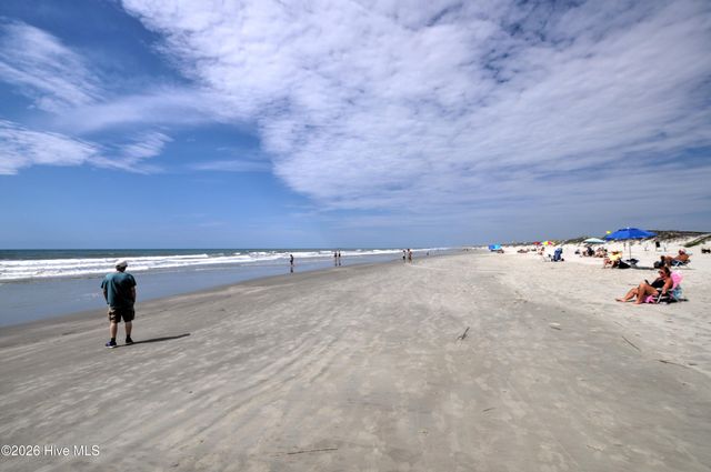 6959 Cambria Court SW, Ocean Isle Beach, NC 28469