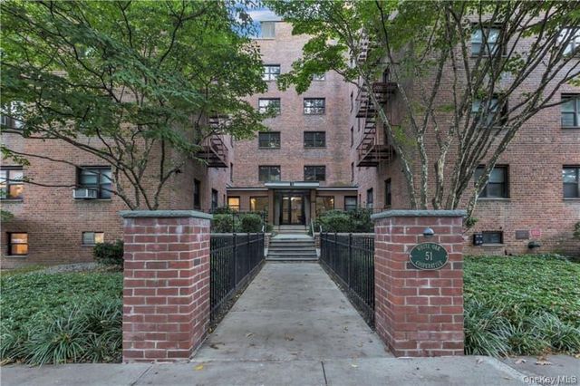 51 White Oak Street 2A, New Rochelle, NY 10801
