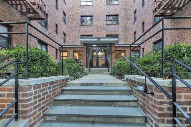 51 White Oak Street 2A, New Rochelle, NY 10801