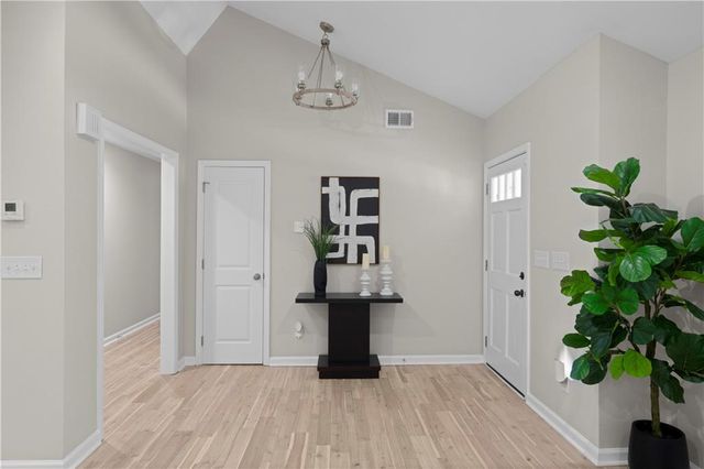 659 Lynn Valley SW Road, Atlanta, GA 30311