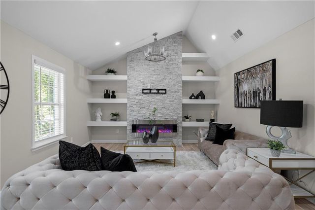 659 Lynn Valley SW Road, Atlanta, GA 30311