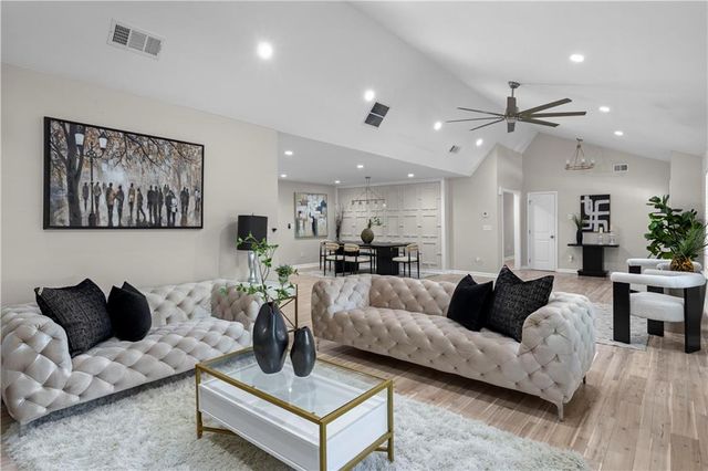 659 Lynn Valley SW Road, Atlanta, GA 30311