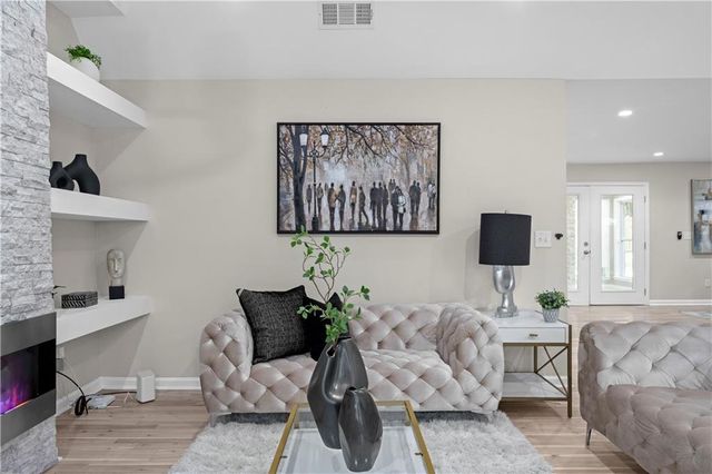 659 Lynn Valley SW Road, Atlanta, GA 30311