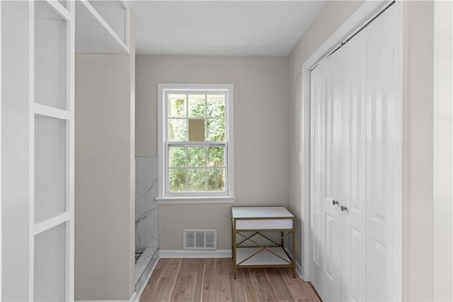 659 Lynn Valley SW Road, Atlanta, GA 30311