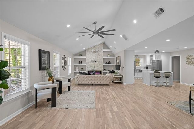 659 Lynn Valley SW Road, Atlanta, GA 30311