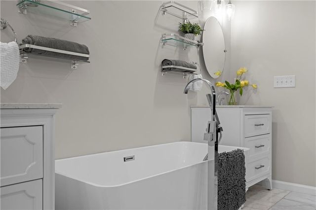 659 Lynn Valley SW Road, Atlanta, GA 30311