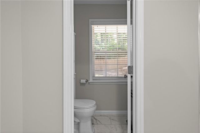 659 Lynn Valley SW Road, Atlanta, GA 30311