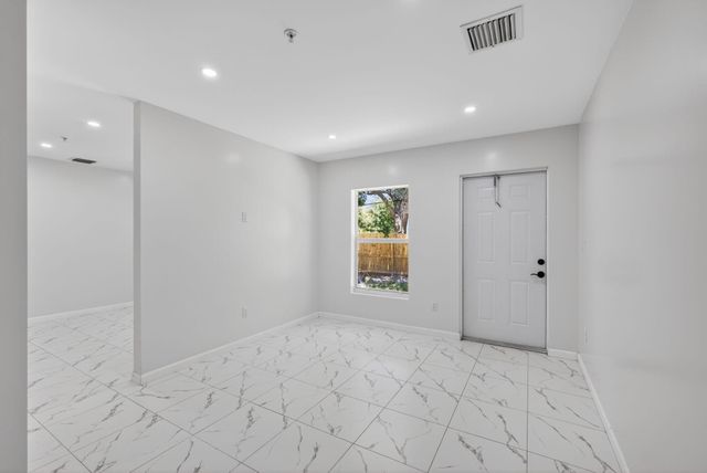 3255 Avenue J, Riviera Beach, FL 33404